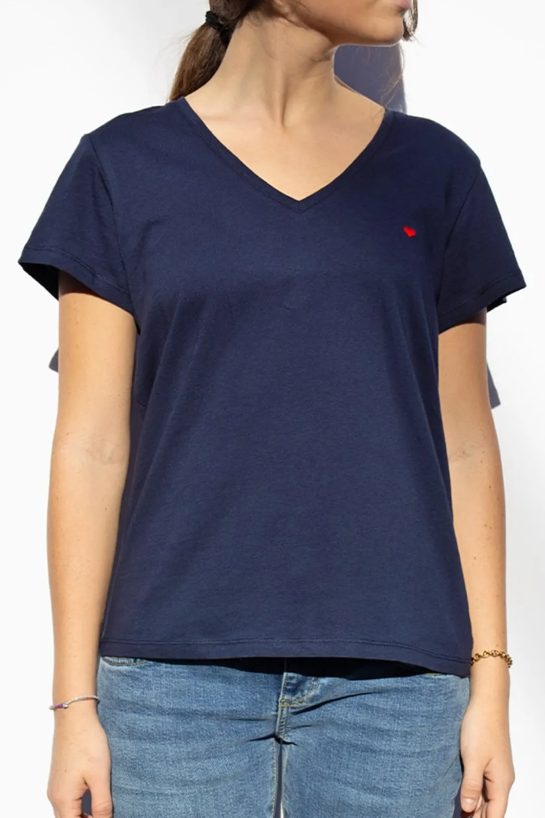 Subdued Camiseta escote en V corazón Best