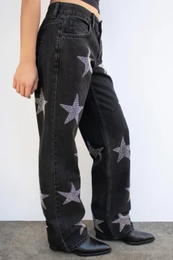 Subdued Jeans Star Hot