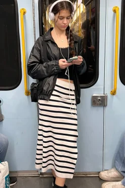 Subdued Side split skirt Outlet