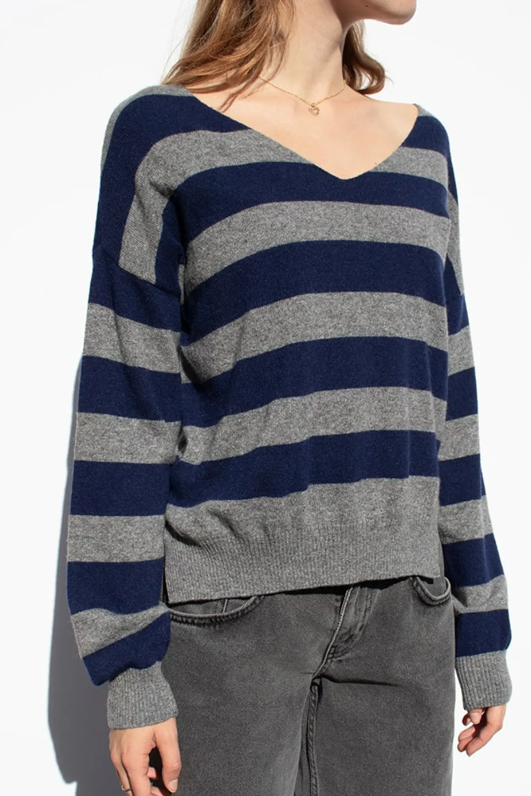 Subdued Split sweater Hot