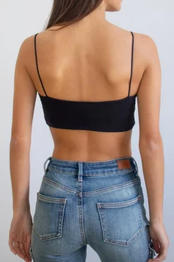 Subdued Top crop con tirantes