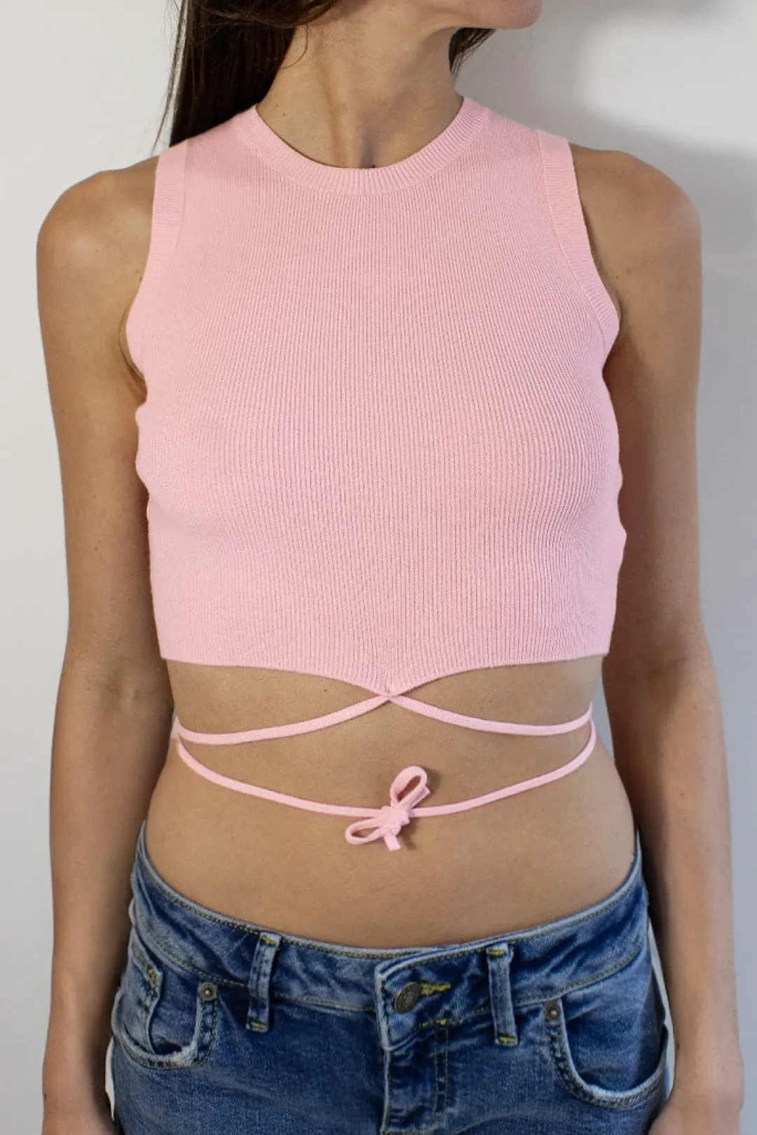 Subdued Top crop cruzado