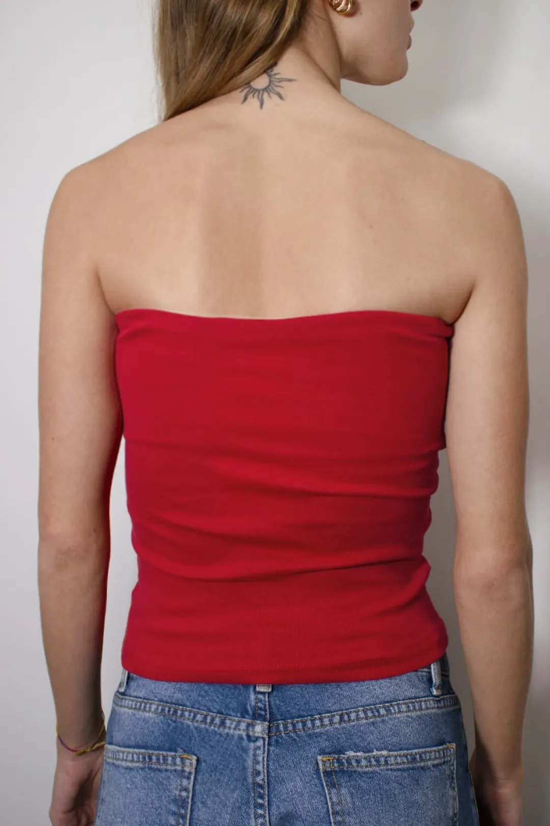 Subdued Top Star Discount